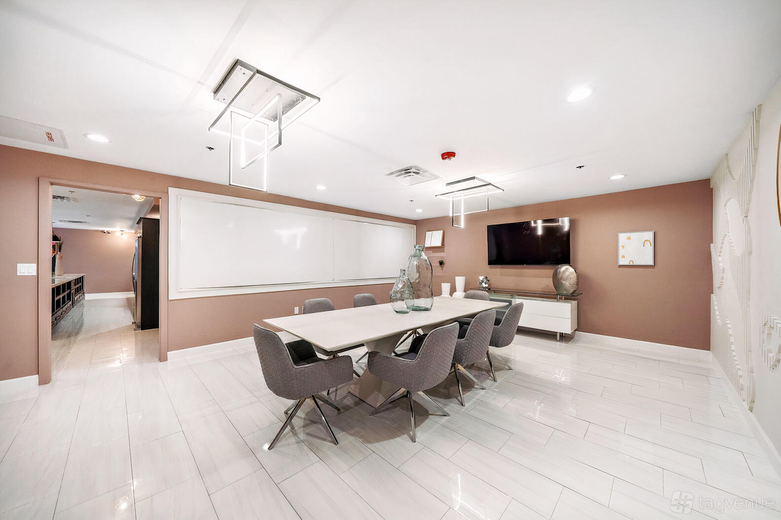 Beautiful Conference Room - Wanderstay Boutique Hotel - Event Venue ...