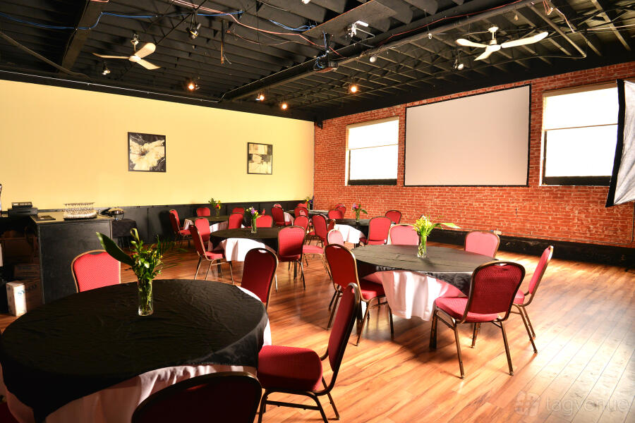 Maple Leaf House Grill & Lounge Maple Leaf House Grill & Lounge