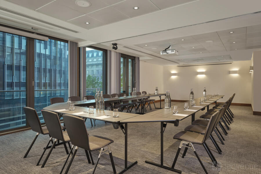 Putney & Westminster Suite at
