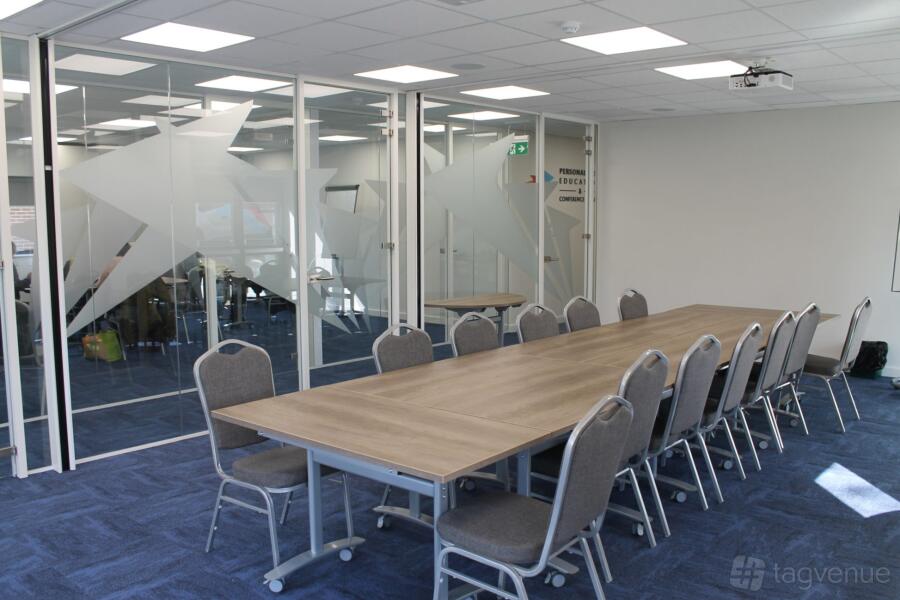 Large Meeting Room Large Meeting Room