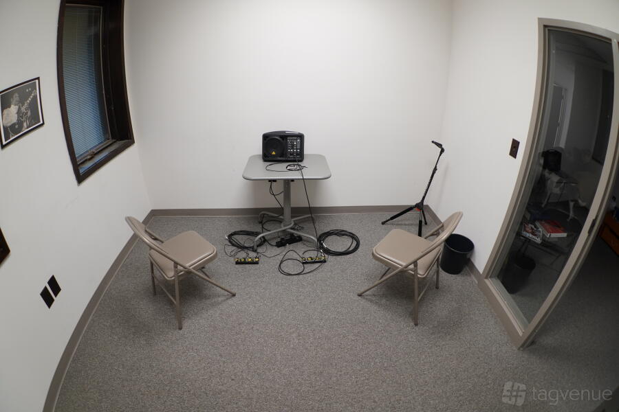 Small Guitar Room at