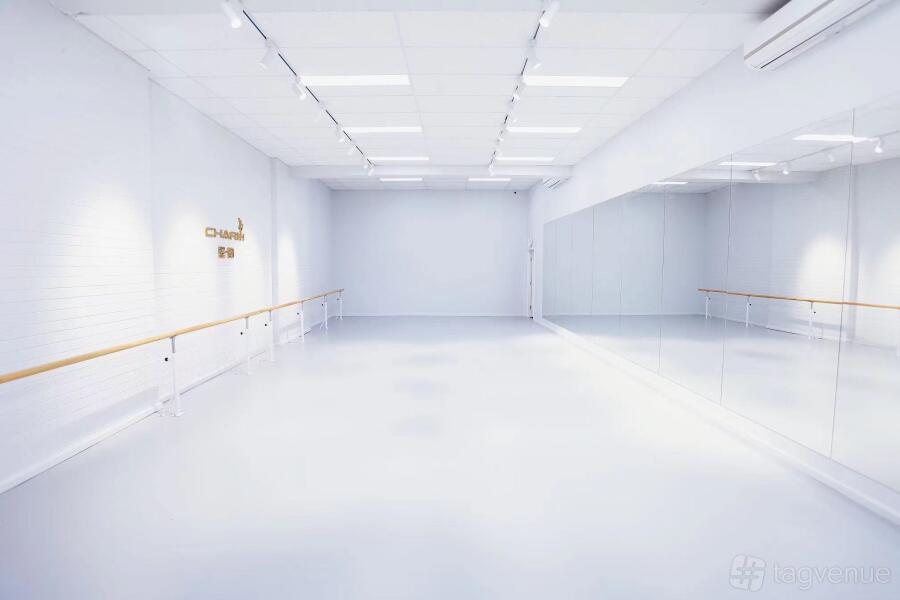 Studio 1 Studio 1