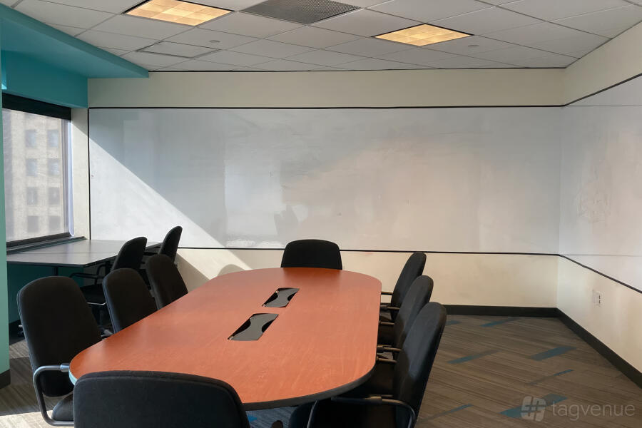 Introduction Room Maui: The Brainstorming Room - SURF Incubator - Event Venue Rental ...