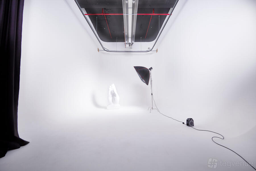 White/Blackbox White/Blackbox
