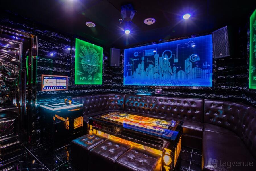 Room 9 (Medium Room) at