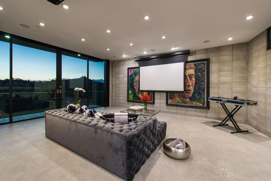 Entire Villa Entire Villa