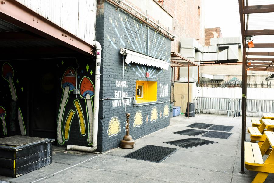 Outdoor Space at 3 Dollar Bill