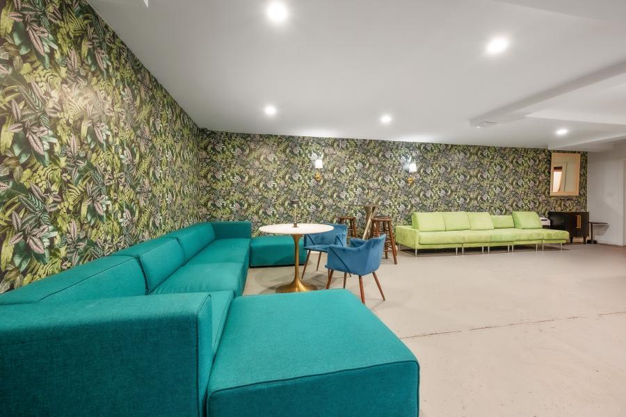 Private Luxe Gallery at Saint James - Luxe Lounge w/ Exposed Brick