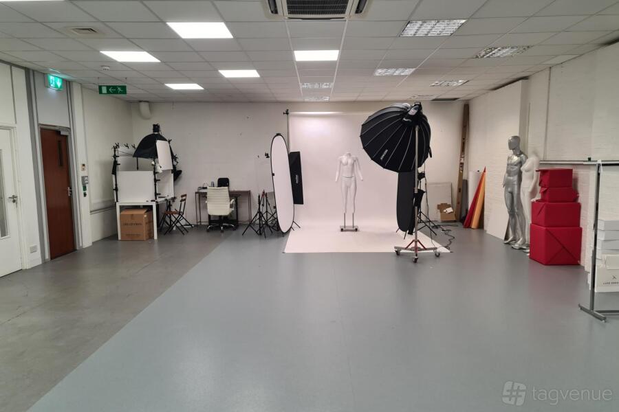 Entire Studio Entire Studio