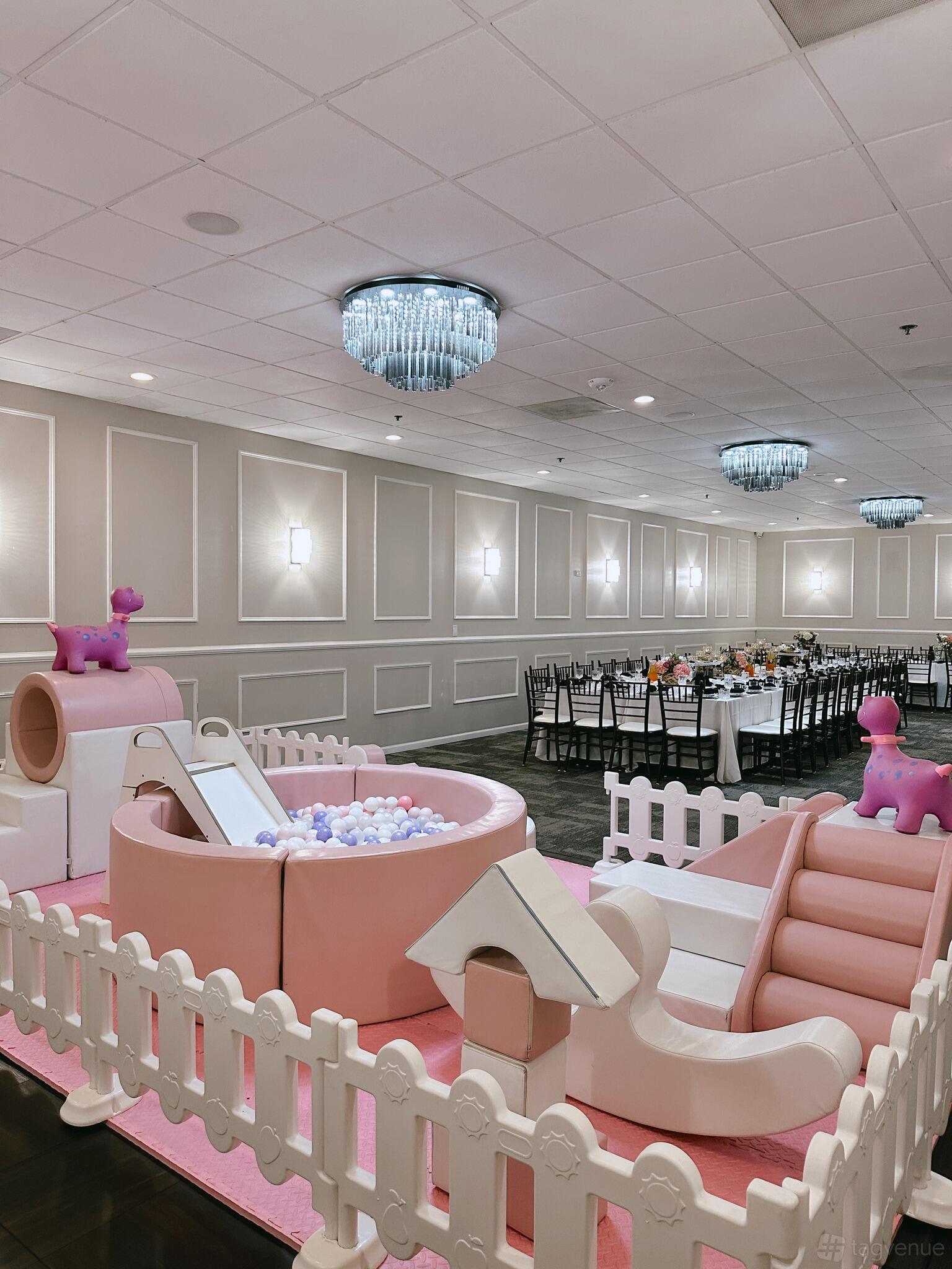 Large Function Hall Large Banquet Hall - Grand Duke's Restaurant - Event Venue Rental ...
