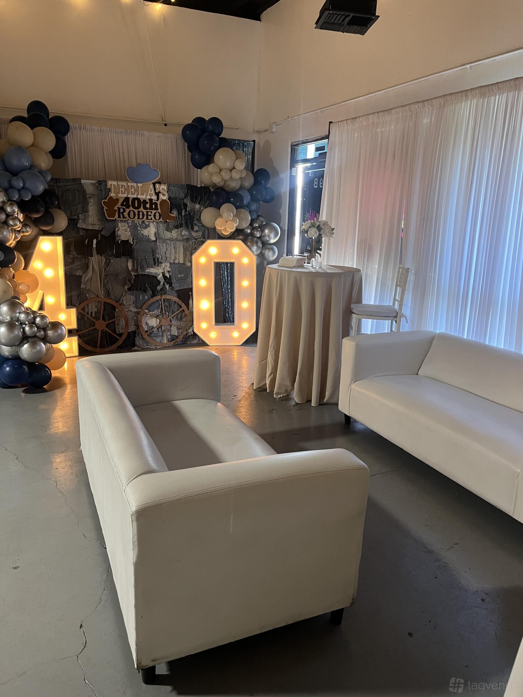 Rustic Event Space - Yaya’s Showroom - Event Venue Rental - Tagvenue.com