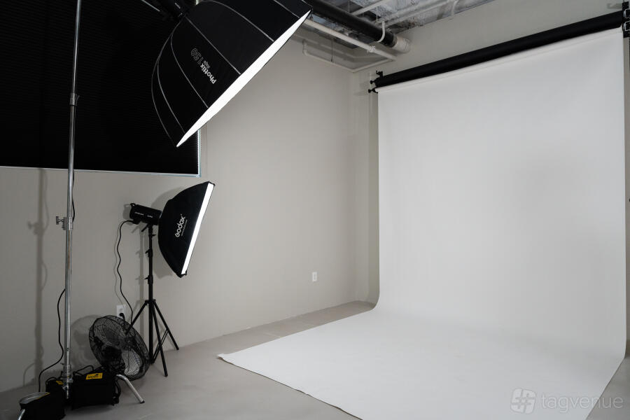 studio for photo and video capture - dk3studios - Event Venue Rental - Tagvenue.com