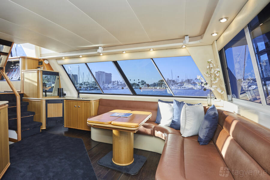 Entire Yacht Entire Yacht