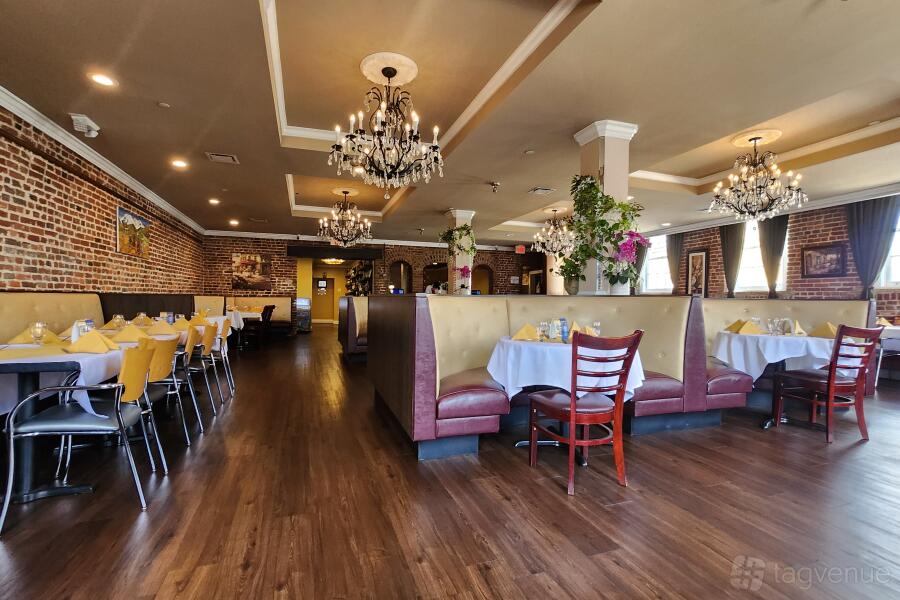 Main Dining Main Dining