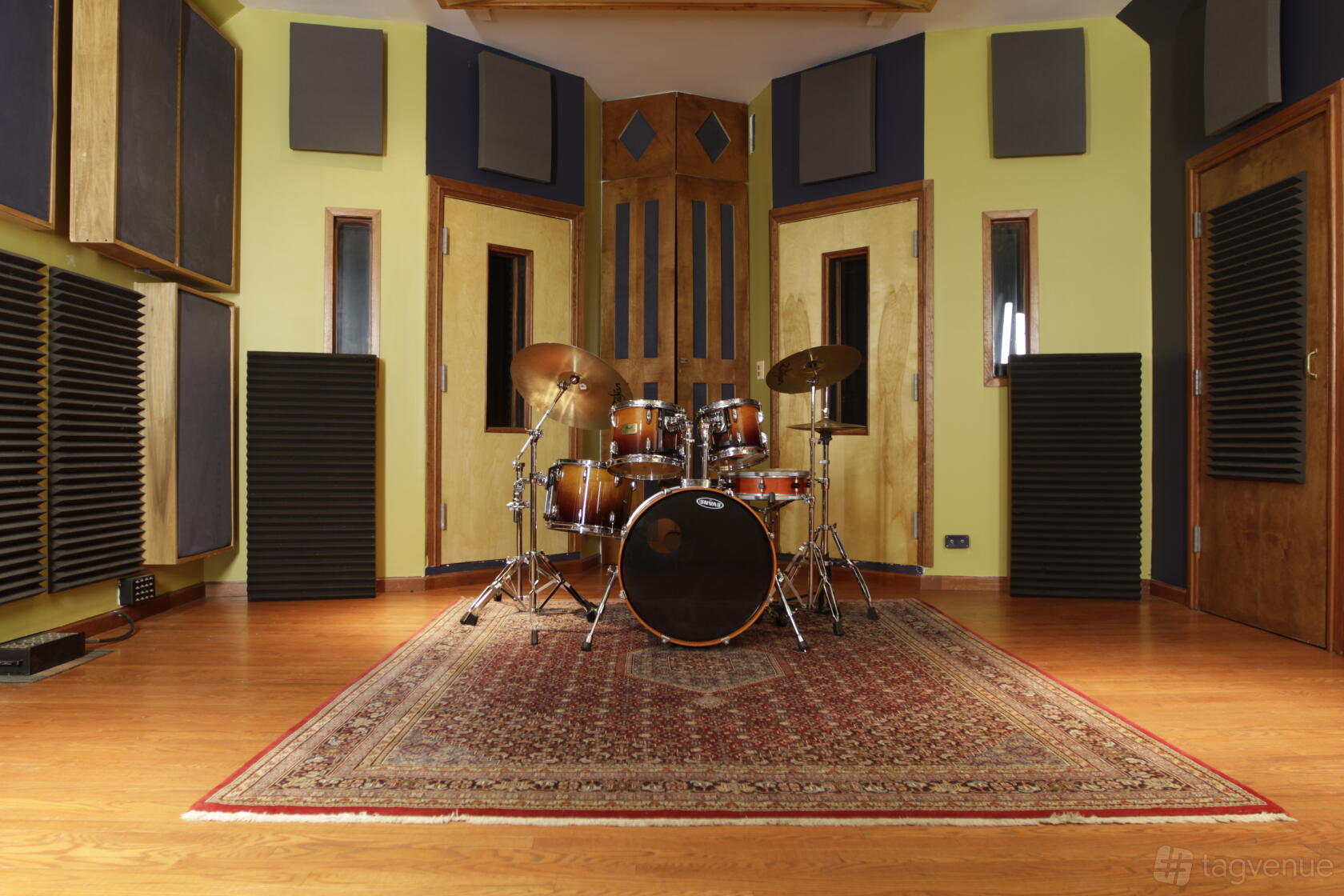 Notrorocks Studio STUDIO 2020 CHICAGO Venue Rental | Reviews, Photos & Prices