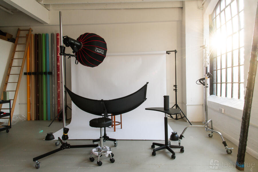 Multi-set Photo/Video Studio Multi-set Photo/Video Studio