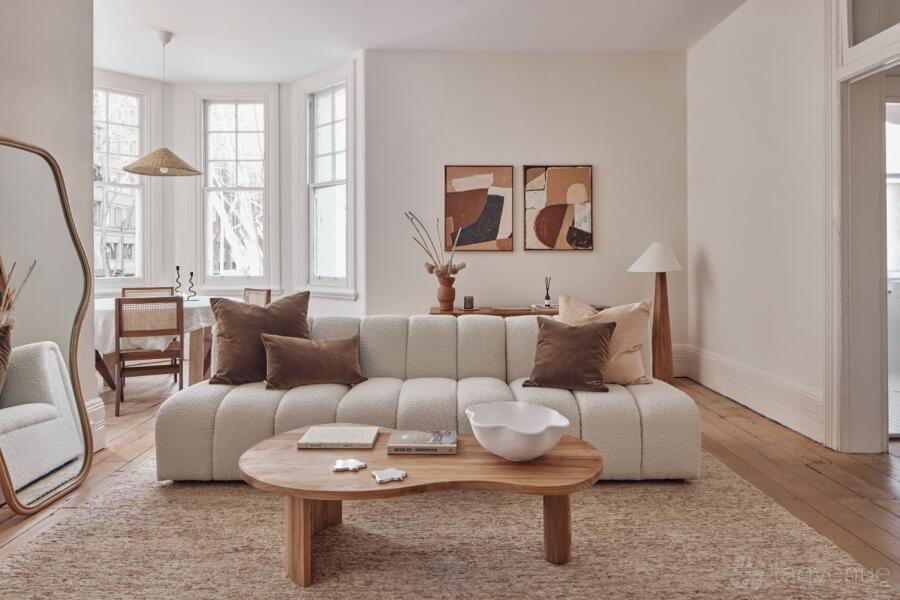 McMullin & Co 3-Bed Apartment at