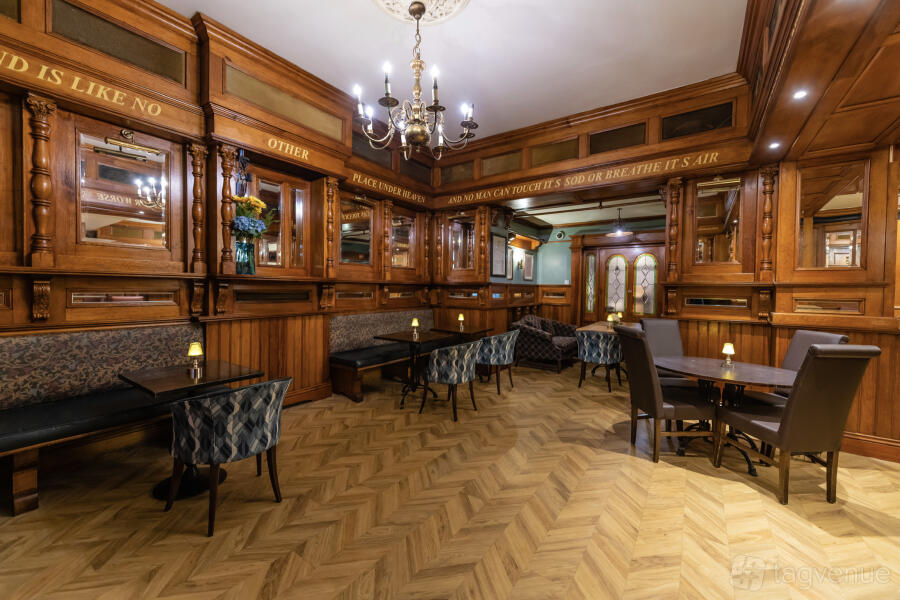 Barney’s Bar and Shaw Room at Harcourt Bar & Garden