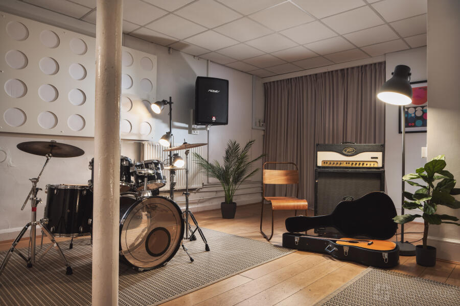 Room 08 at