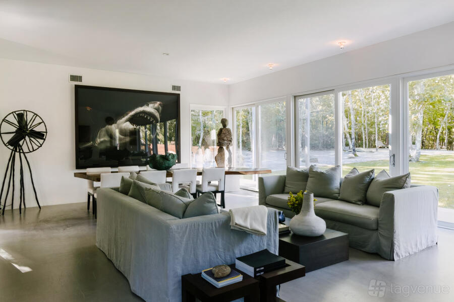 Bright Masterpiece House Bright Masterpiece House