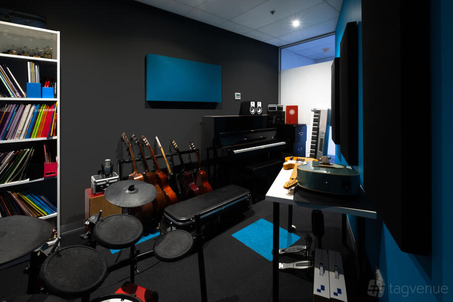 STUDIO 1 STUDIO 1