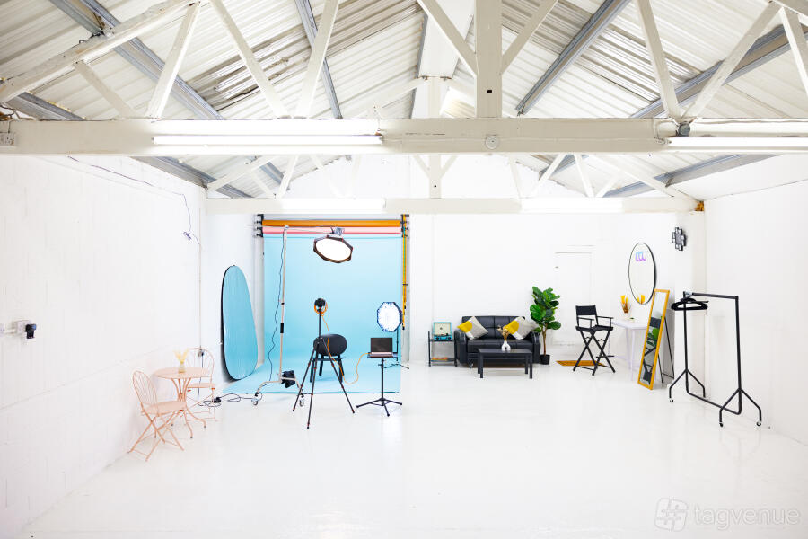 AOU Photography Studio Nottingham AOU Photography Studio Nottingham