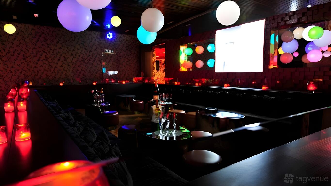 Vip Base Area VIP area at Cinnabar - Vermilion - Event Venue Hire - Tagvenue.com