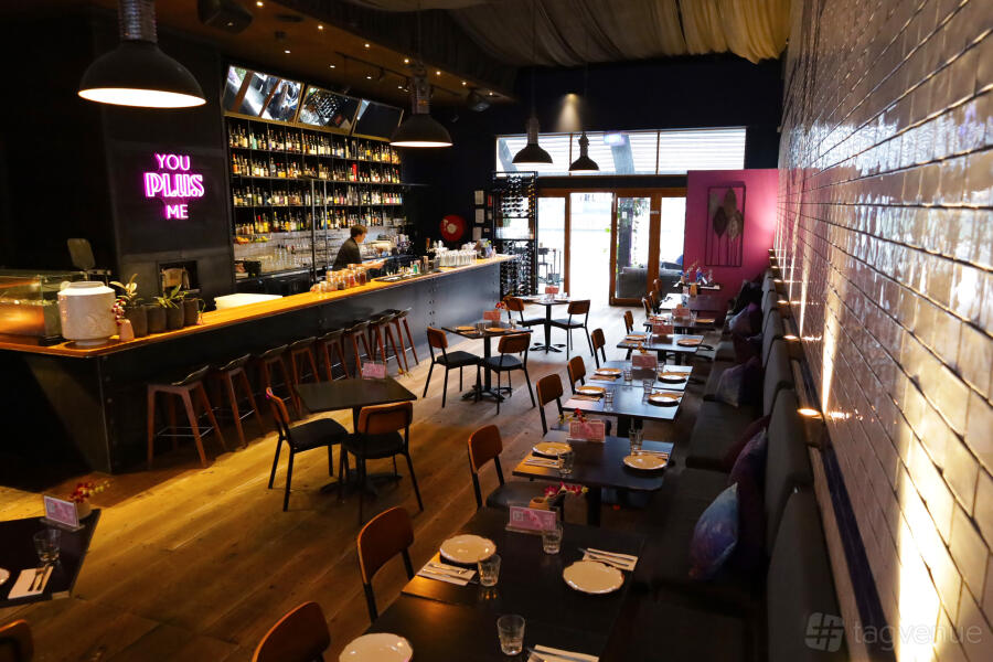 Dining Room & Bar at