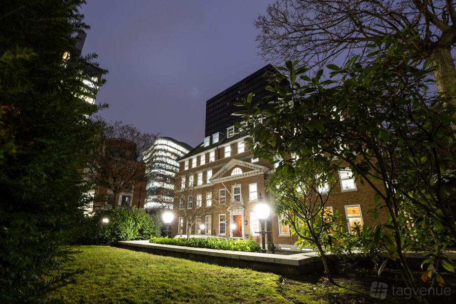 Stumpy Surgeons Hall Barber-Surgeons’ Hall Venue Hire in London | Photos & Prices