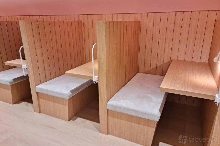 Hot Desks at