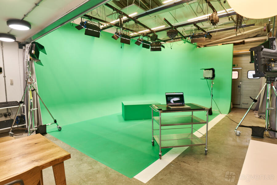 BAD STAR Green Screen Studio BAD STAR Green Screen Studio