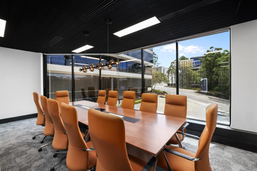 Suite 13 Boardroom Suite 13 Boardroom