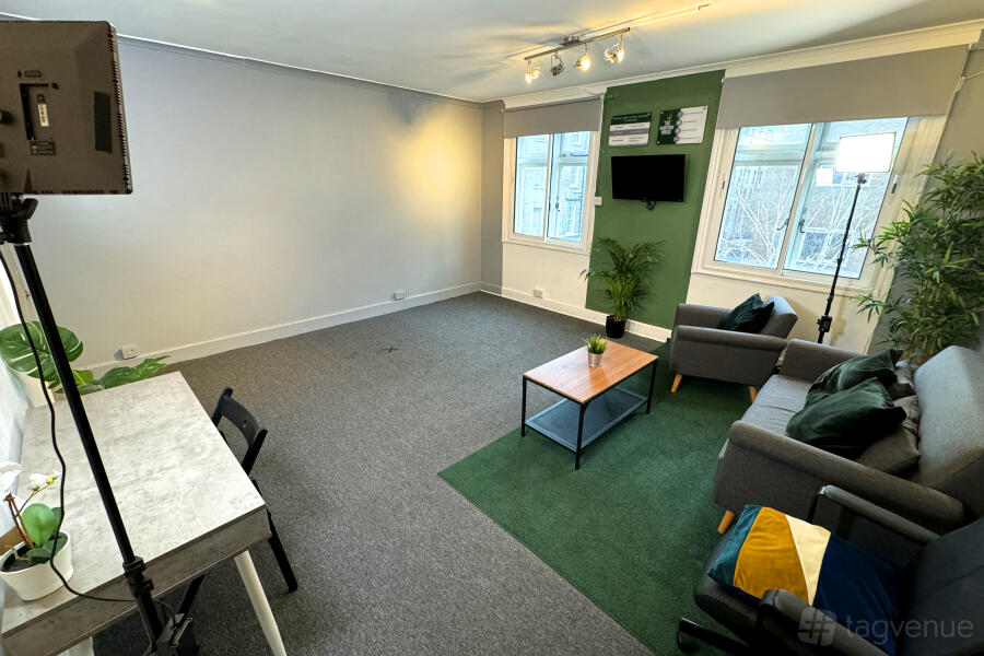 The Lennon Studio The Lennon Studio