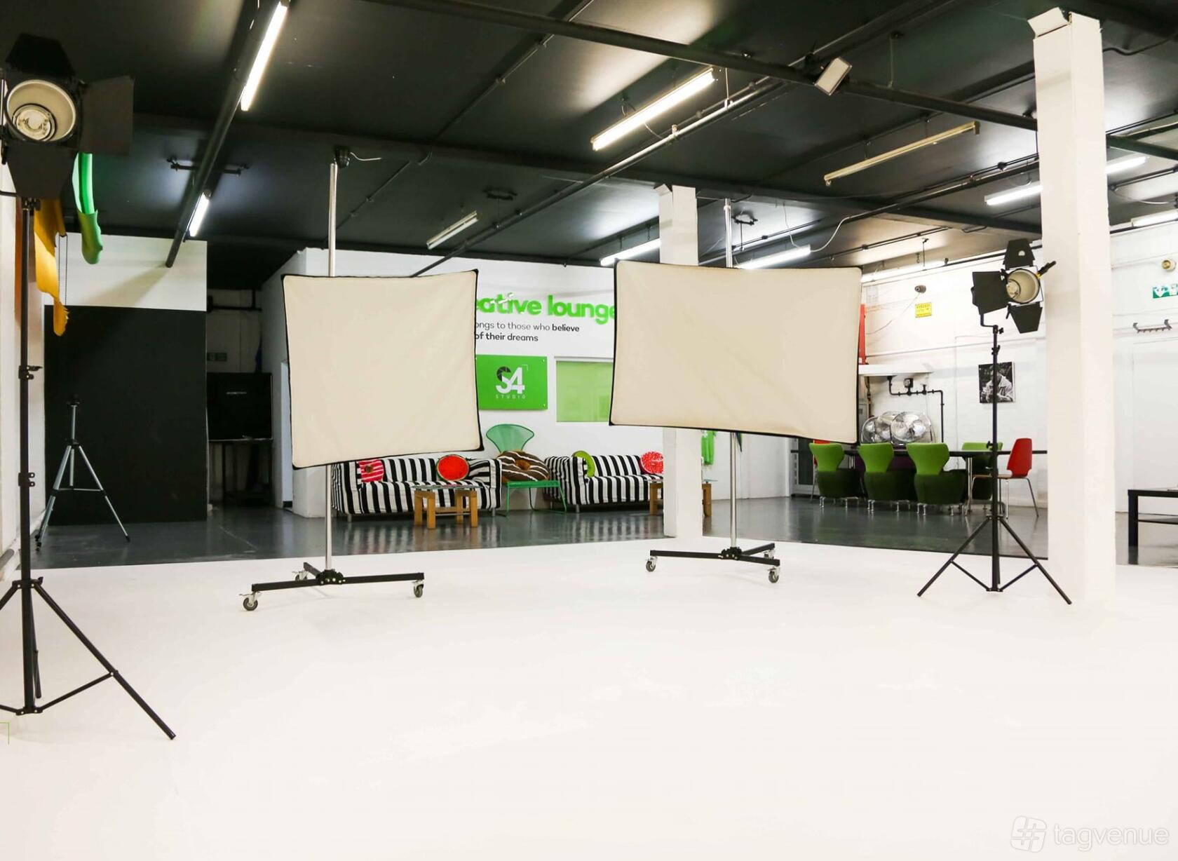 Bejamru Studio S4 Studio Venue Hire in Birmingham | Photos & Prices