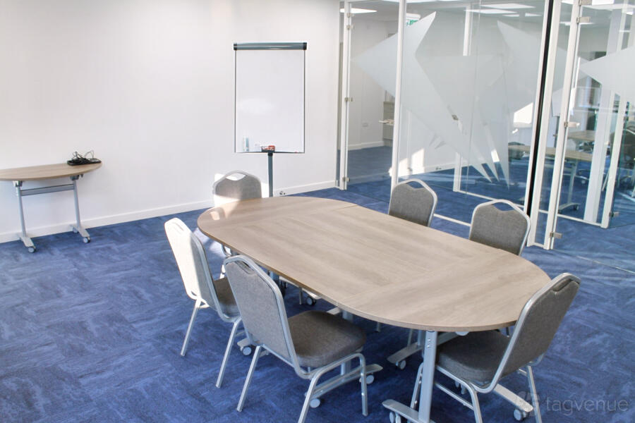 Medium Room at