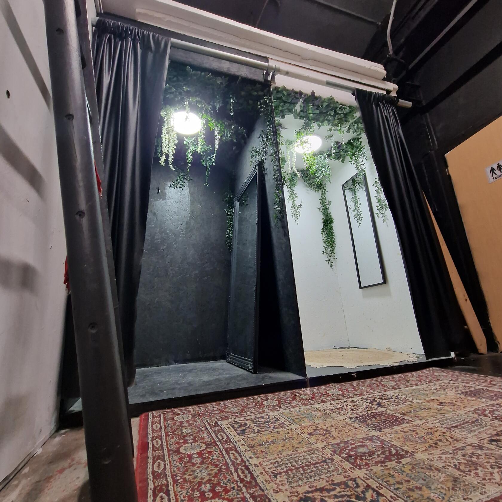 Walk In Space Studio Hollywood Space - Submerged Spaces - Event Venue Hire - Tagvenue.com