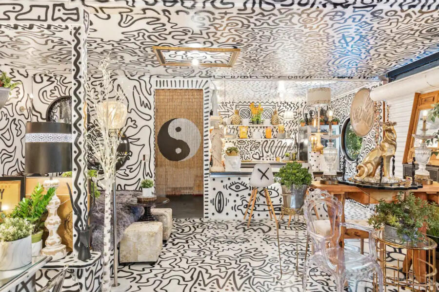 Eclectic Apartment Eclectic Apartment