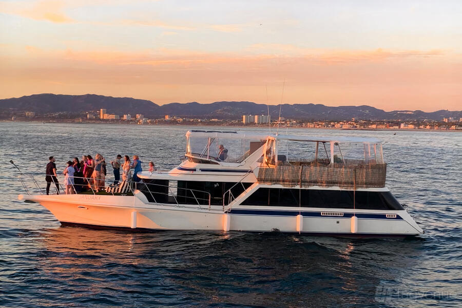 59ft Yacht - Karaoke in LA 59ft Yacht - Karaoke in LA