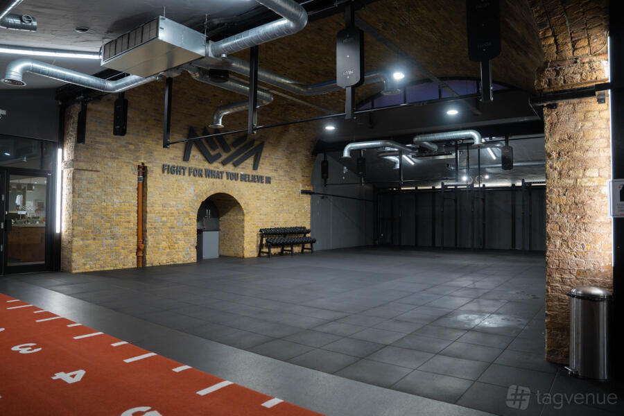 Arch 1 at CrossFit Putney