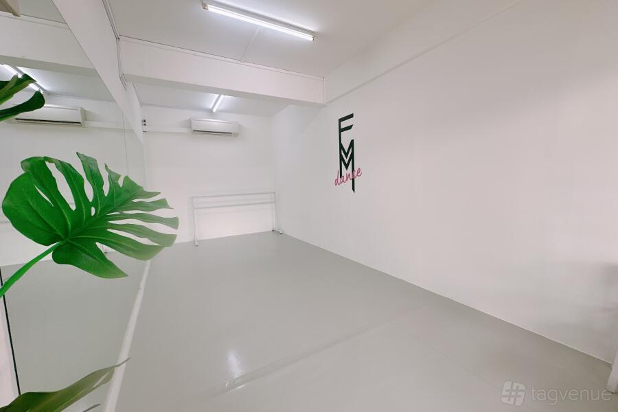 24/7 Dance Studio Yulia 24/7 Dance Studio Yulia