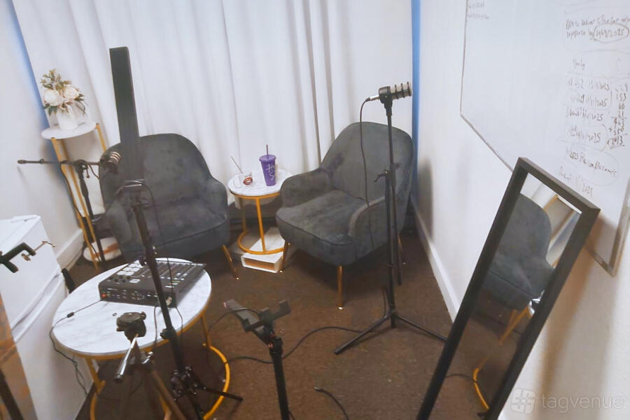 Entire Studio Space Entire Studio Space