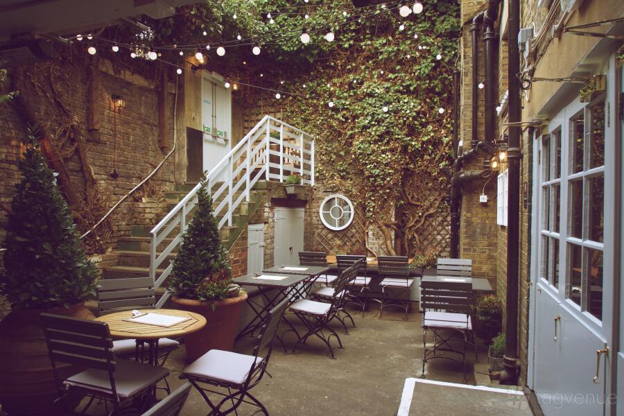Mercury Lounge & Secret Garden Mercury Lounge & Secret Garden