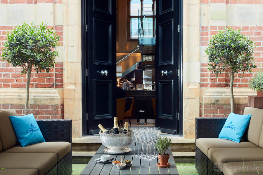Le Jardin - Summer Garden at