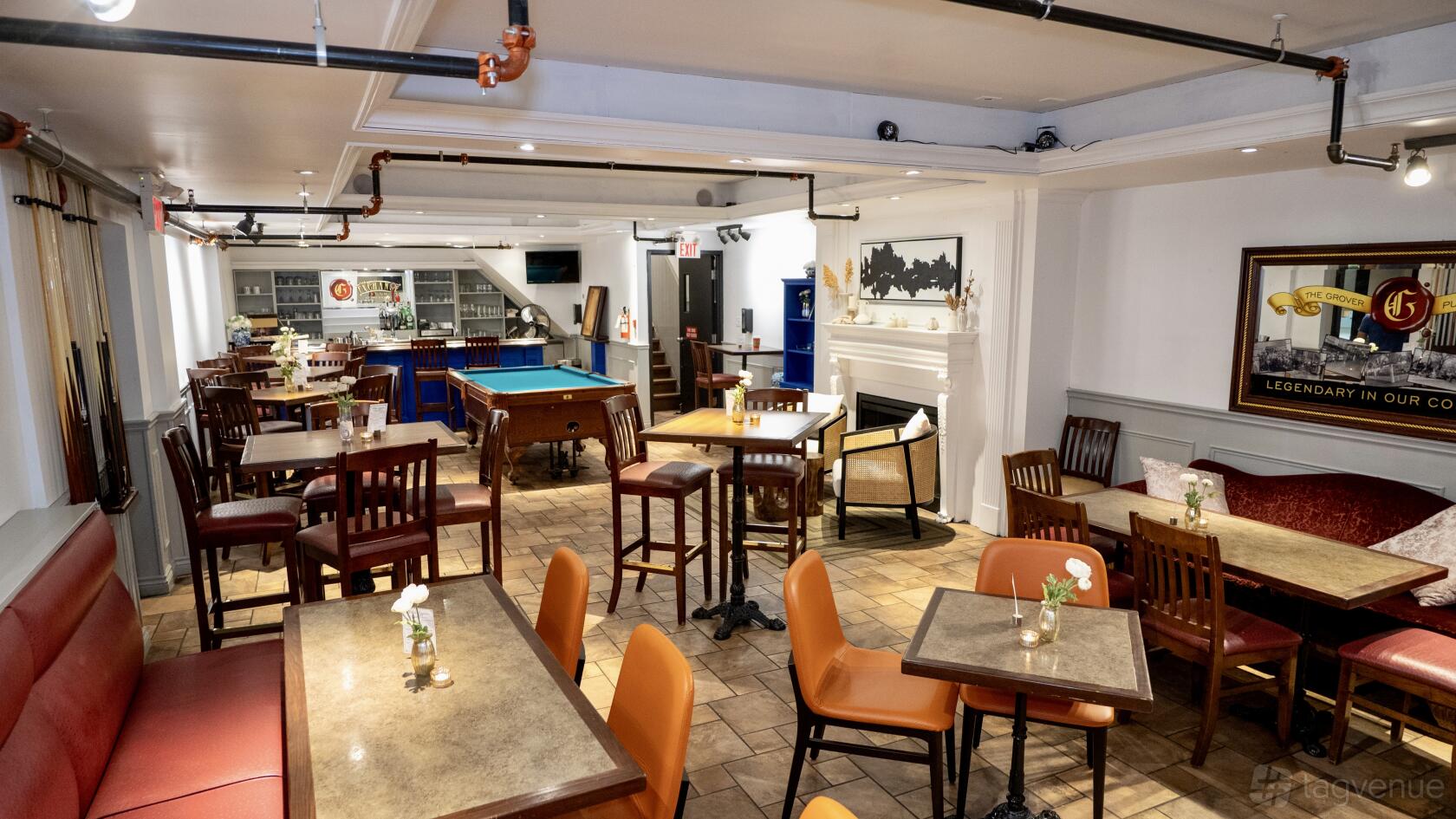 Cozy Lounge and Bar at The Kingston House at the standard rates