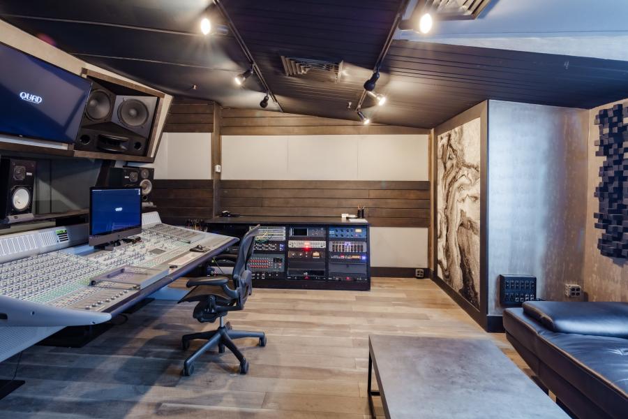 Legendary Recording Studio Q4 Legendary Recording Studio Q4