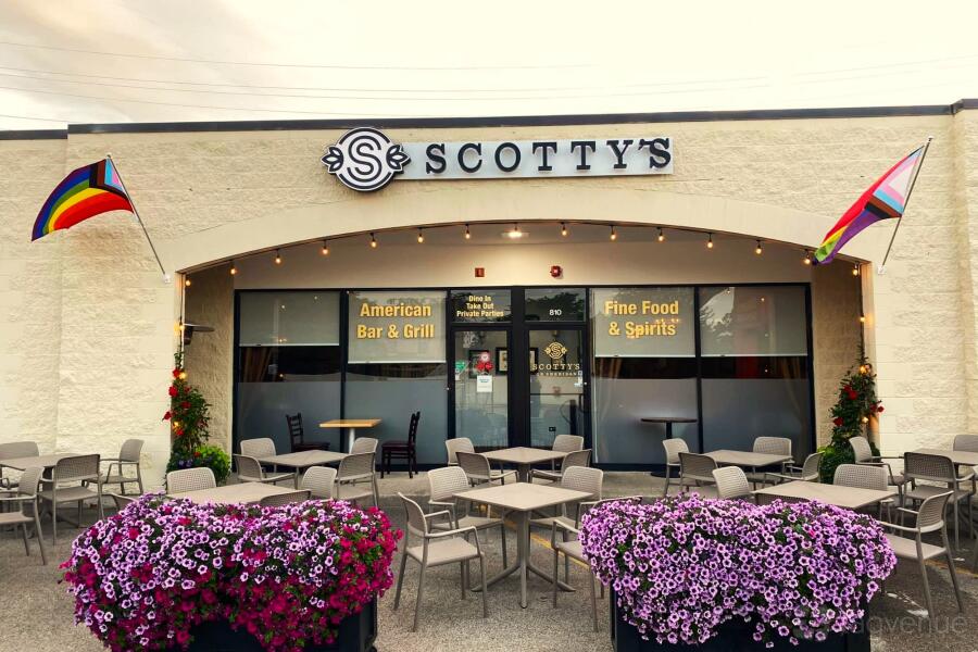 Outdoor Patio at Scotty's on Sheridan