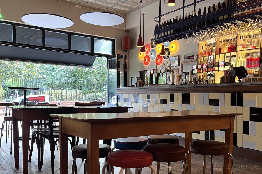 Full Bar & Kitchen Hire Full Bar & Kitchen Hire