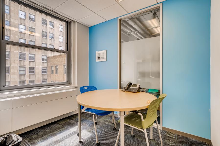 Tech Enabled Huddle Room! Tech Enabled Huddle Room!