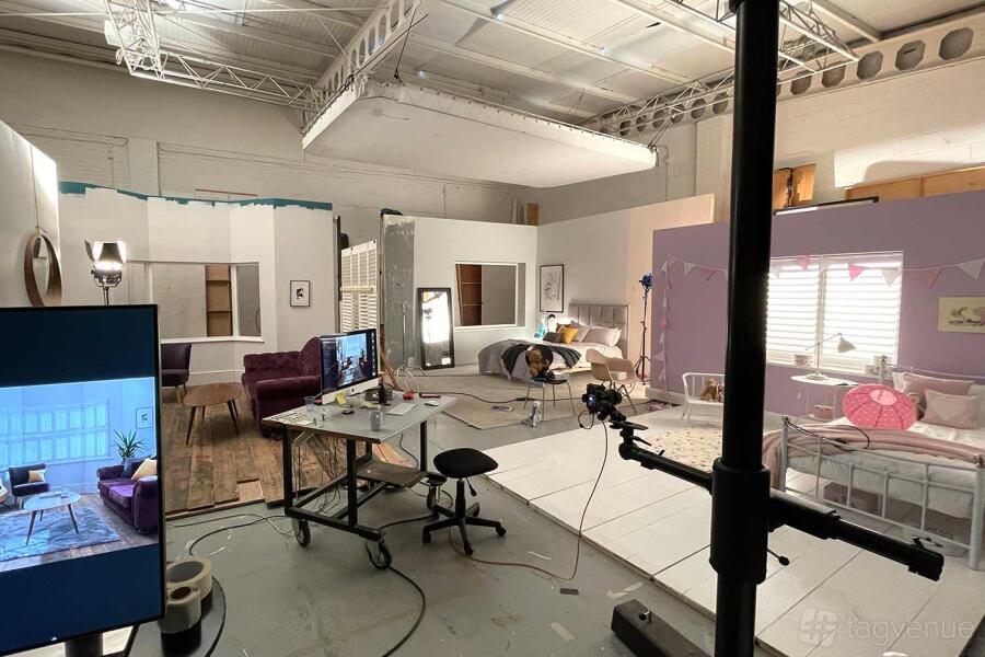 Basement Photo Studio Basement Photographic Venue Hire in Wooburn Green | Photos & Prices