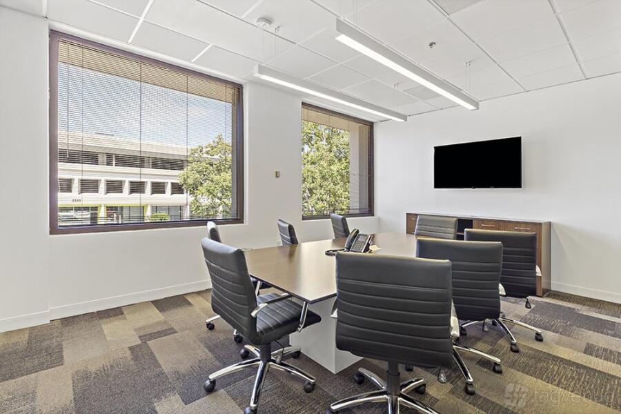 8 Person Meeting Room 8 Person Meeting Room
